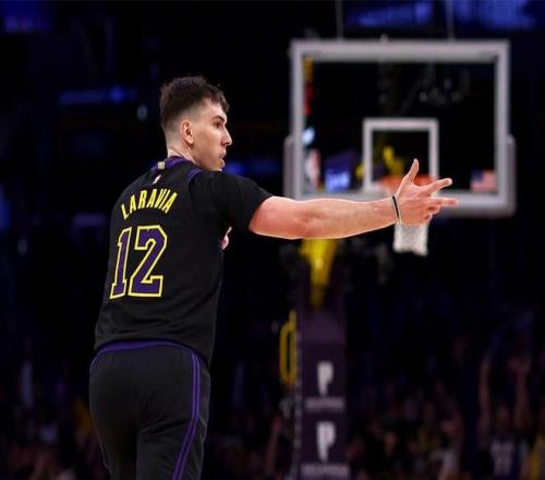 卡塔尔网球,强险胜,伊加与伊莲,B体育平台,B体育官方网站,B体育登录入口,B体育app下载