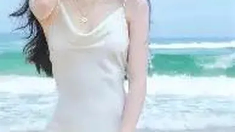 王中磊夫妇短视频首秀引关注，疑似带货，儿子账号广告报价2万起；华谊兄弟7年巨亏超80亿，王氏兄弟股份全被冻结